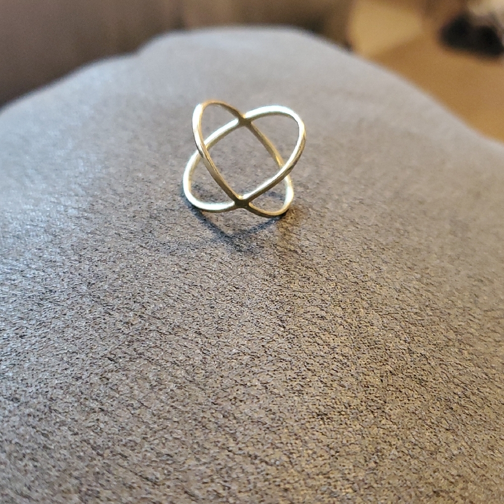 Gold-Tone Infinity X Crossover Ring | Open Heart Crisscross Band | Size 6.5 - Picture 3 of 4